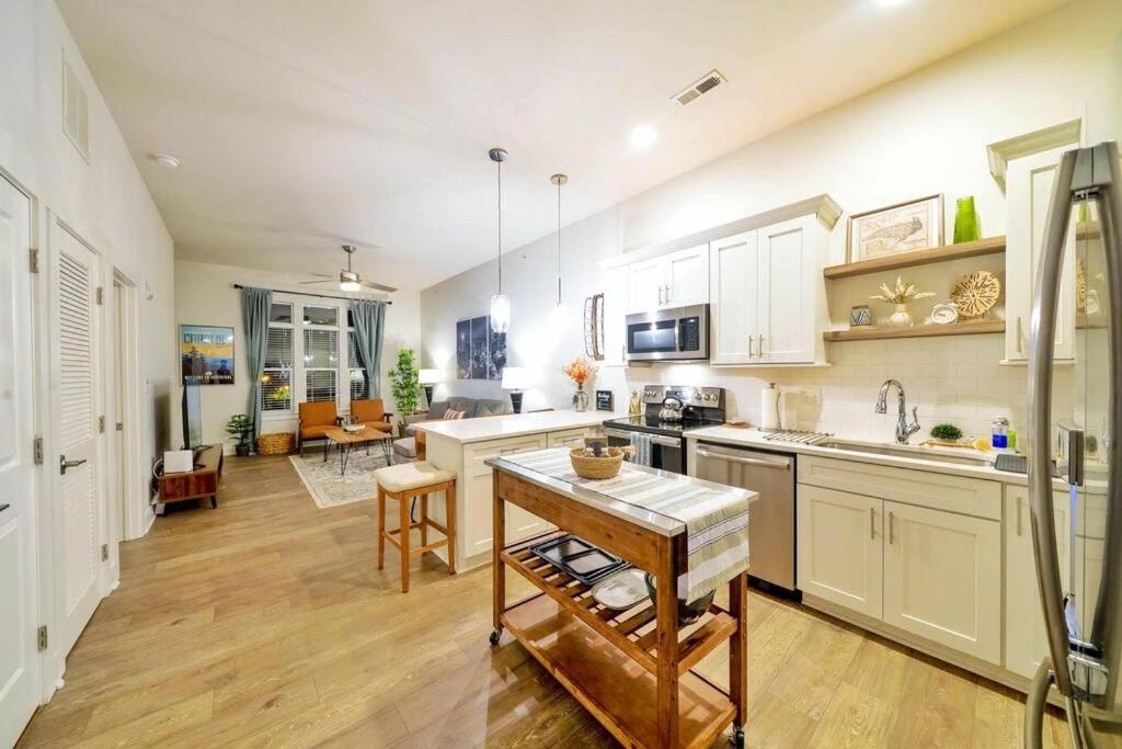 Appartement New Stylish Getaway- 5 Mil To Uptown/3 Smart Tvs! à Charlotte Extérieur photo