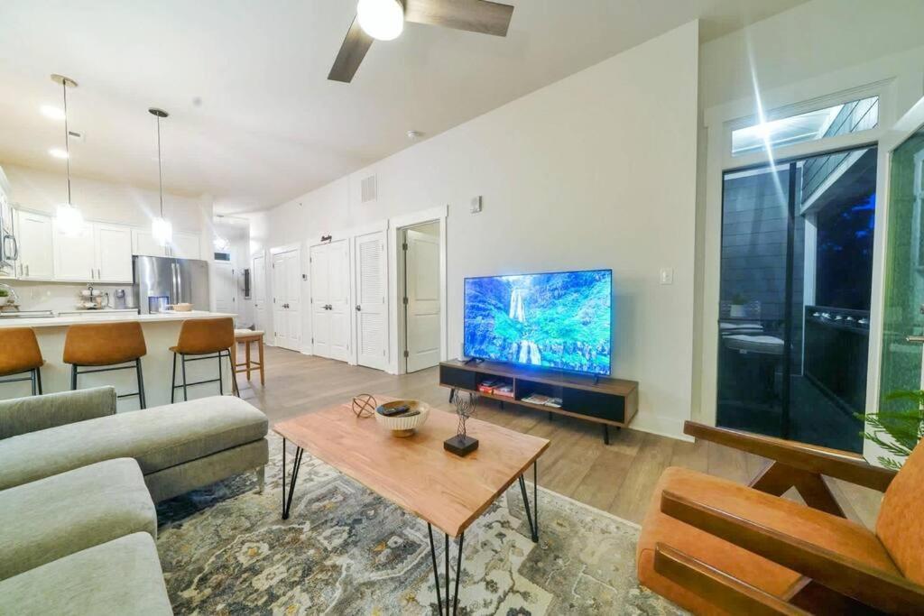 Appartement New Stylish Getaway- 5 Mil To Uptown/3 Smart Tvs! à Charlotte Extérieur photo